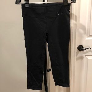 Black Gap Body Capris. Medium